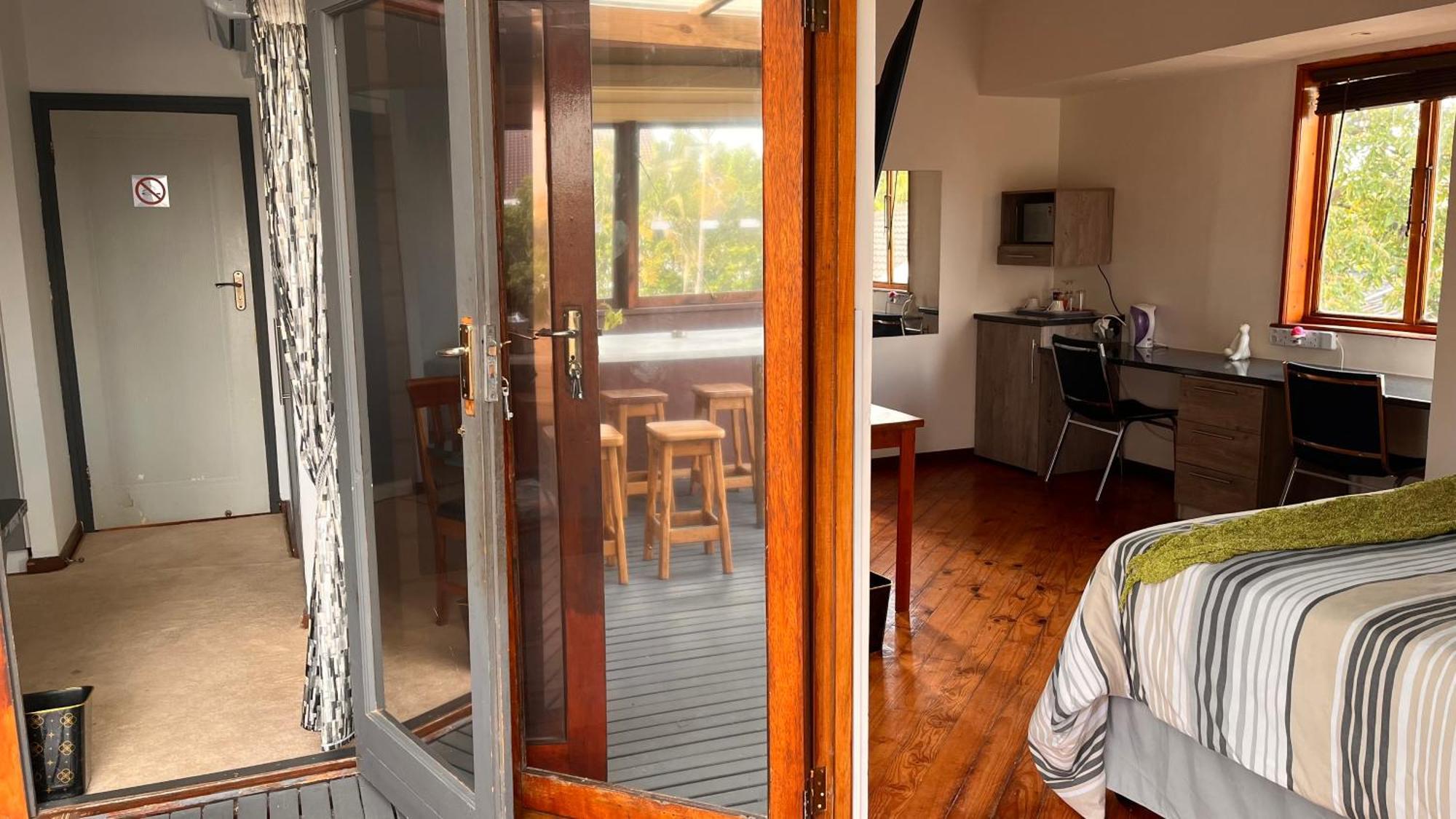 ホテル The Wood House エンパンゲニ 部屋 写真